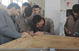 Ardahan’da meslek liseleri fabrika gibi çalışıyor