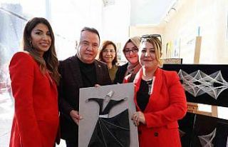 ATASEM’de “Bir Tutam Mutluluk” sergisi