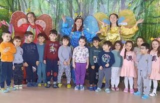 Aydın Devlet Hastanesi kreşinde minikler eğlenerek...