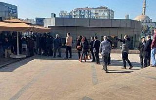 Aydın’da acıkan bu kuyruğa giriyor