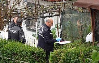 Babasını döven kuzenini 5 el ateş ederek öldürdü