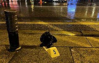 Bağdat Caddesi’nde yolun karşısına geçmek isteyen...