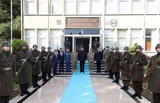 Bakan Akar ve TSK komuta kademesinden “Rüzgar Alayı”na...