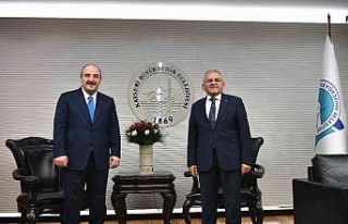 Bakan Varank, Başkan Büyükkılıç’ı ziyaret...