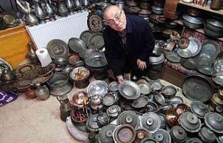 Bakır koleksiyoncusu...Ziyaretçilerini geçmişe...