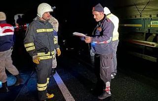 Balataları yanan tıra itfaiye müdahale etti