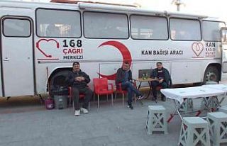 Balıkesir’de vatandaşlar kan bağışına koştu