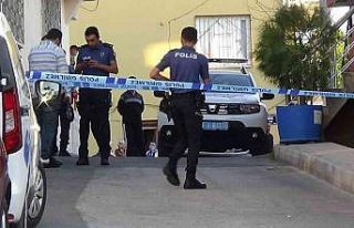 Barışmayı kabul etmeyince eşini 22 bıçak darbesiyle...