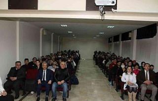 Başkan Akkaya öğrencileri İndirim Kart konusunda...