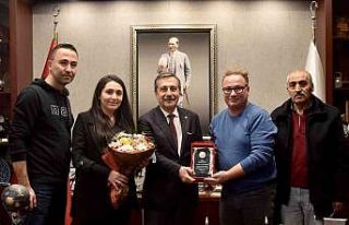 Başkan Ataç’a gönüllülerden teşekkür