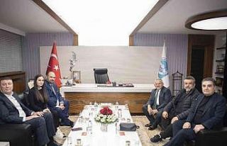 Başkan Büyükkılıç’a, sevilen sanatçı Bülent...