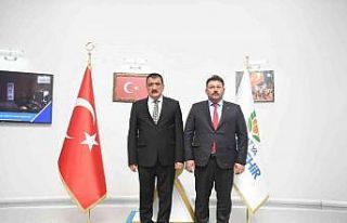 Başkan Gürkan: “Siyasi partiler demokrasinin vazgeçilmez...