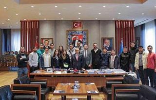 Başkan Işık, öğrencilere tecrübelerini ve tavsiyelerini...