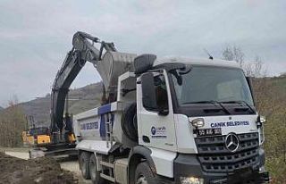 Başkan Sandıkçı: “İlçemizin yollarını ilmek...