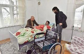 Başkan Togar’dan engellilere tekerlekli sandalye...