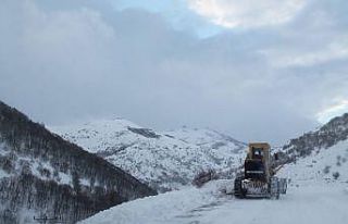 Bayburt’un yüksek kesimlerinde karla mücadele