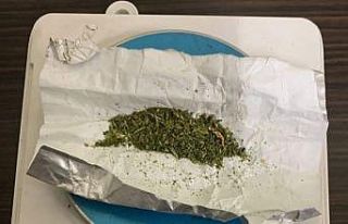 Bekçilerin şüphe üzerine aradığı şahıslardan...