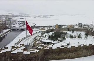 Beyaz örtüyle kaplanan kent dronla görüntülendi