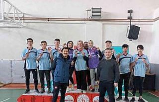 Bileklerin gücüyle en çok madalyayı toplayan okul...