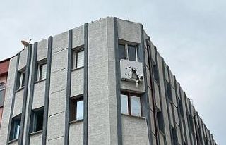 Bir genci 3. kattan atarak öldürdükleri iddia edilen...