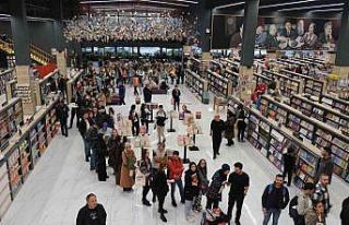 bkmkitap’ta yıldızlar geçidi