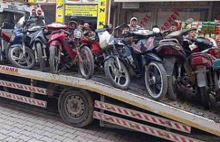 Bolvadin’de 15 tescilsiz motosiklet trafikten men...
