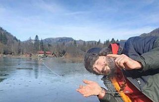 Borçka-Karagöl buz tuttu