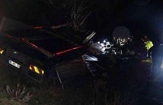 Burdur’da meyve yüklü kamyon uçurumdan aşağı...