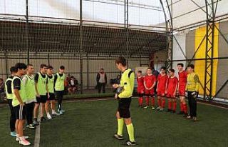 Burhaniye mahalle ligi turnuvası başladı