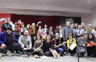 Burhaniye’de engellilerden tiyatro