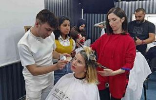 Bursa’da bir kuaför, 50 engelliyi güzelleştirdi