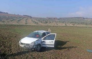 Bursa’da kontrolden çıkan otomobil tarlaya uçtu:...