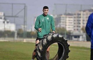 Bursaspor’a Hasan Ayaroğlu ve Ertuğrul Kurtuluş’tan...