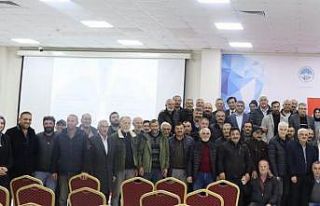 Büyükşehir’den 16 ilçede 714 muhtara eğitim