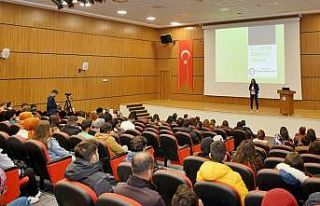 ÇAKÜ’de 21. yüzyılda öğrencilik ele alındı