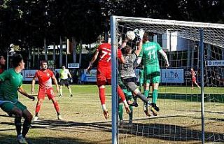 Çeşme Belediyespor, ligin ilk devresini 5-1 galibiyetle...