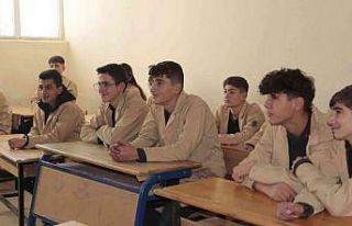 Cirosuyla fabrikaları geçen okul