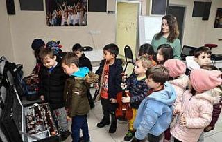 Çocuklar enstrümanları tanıyor