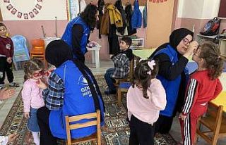 Çocuklara depremi unutturmaya çalışıyorlar