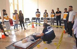 Delil avcılarından sağlıkçılara eğitim