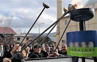 Demirözü’nde hatta ilk doğalgaz akışı için...