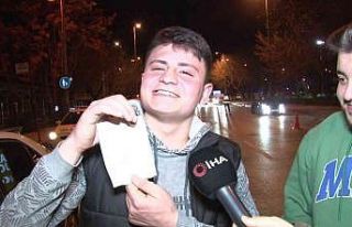 Denetimde ceza yedi, şarkı söyledi