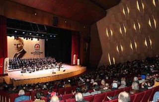 Denizli’de yılın son konserinde gönüller fethedildi