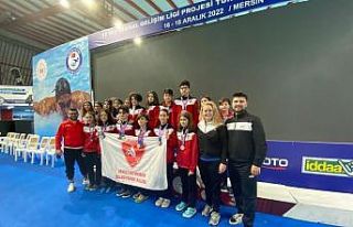 Denizlili yüzme takımı 34 madalya ile şampiyonaya...