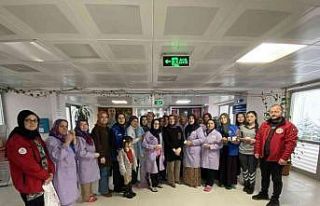 Depremde ailelerini aratmadılar