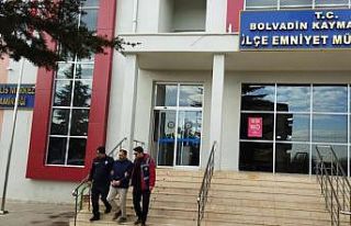 Dolandırıcılıktan hapis cezası bulunan şahıs...