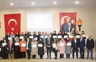 Domaniç’te "Aile Okulu" projesine katılan...