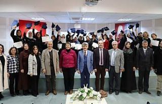 DPÜ’de bilge annelerin mezuniyet heyecanı