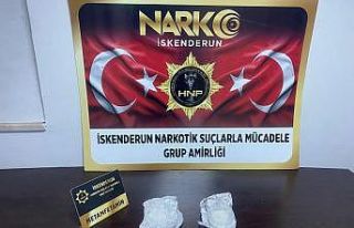 Durdurulan araçtan uyuşturucu çıktı: 5 gözaltı