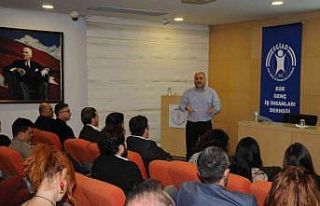 EGİAD, ekonomiyi masaya yatırdı